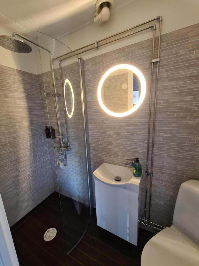 Dala-Jaerna Hotell Och Vandrarhem Ngoại thất bức ảnh