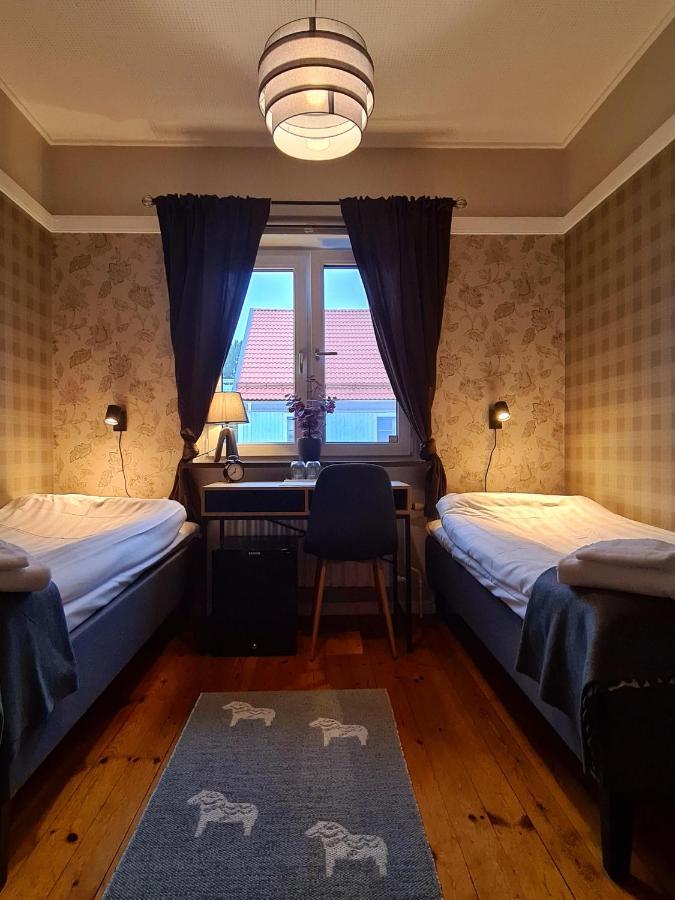 Dala-Jaerna Hotell Och Vandrarhem Ngoại thất bức ảnh