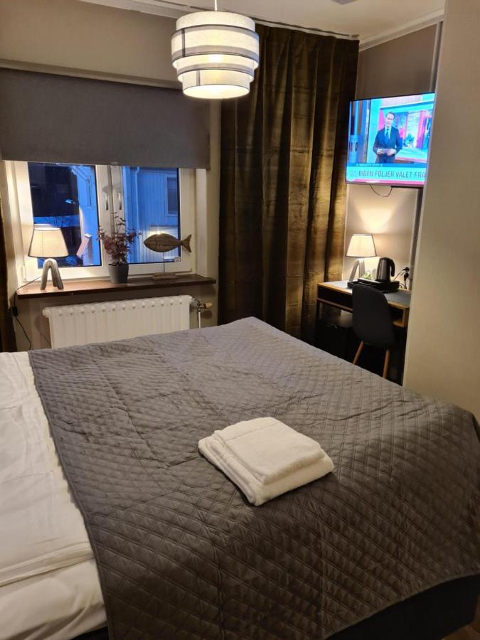 Dala-Jaerna Hotell Och Vandrarhem Ngoại thất bức ảnh